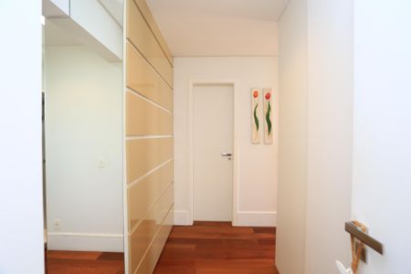 Apartamento à venda com 223m², 3 quartos e 4 vagassuite 3