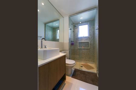 Apartamento à venda com 223m², 3 quartos e 4 vagasBanheiro da Suíte 1