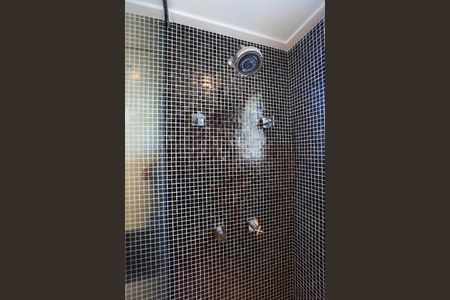 Apartamento à venda com 223m², 3 quartos e 4 vagasBanheiro da Suíte 2