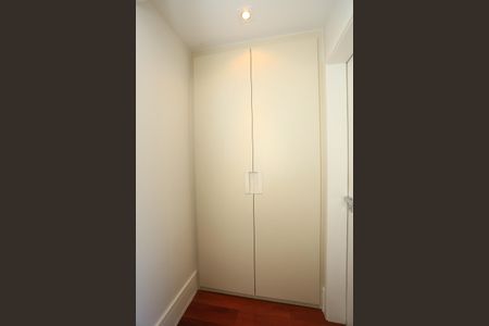 Apartamento à venda com 223m², 3 quartos e 4 vagassuite 2