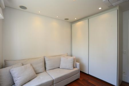 Apartamento à venda com 223m², 3 quartos e 4 vagassuite 1