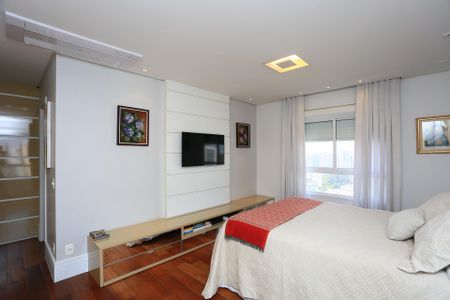 Apartamento à venda com 223m², 3 quartos e 4 vagassuite 3