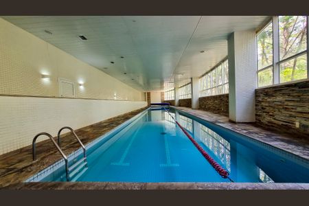 Apartamento à venda com 223m², 3 quartos e 4 vagasÁrea comum - Piscina