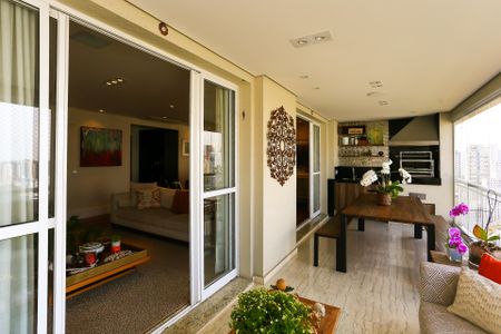 Apartamento à venda com 223m², 3 quartos e 4 vagasvaranda