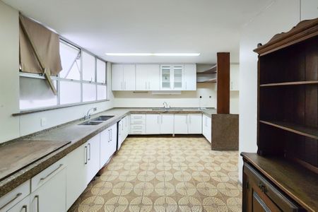 Apartamento à venda com 424m², 4 quartos e 3 vagasCozinha 