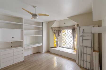 Casa à venda com 230m², 4 quartos e 2 vagas Casa à venda com 230m², 4 quartos e 2 vagasQuarto 1