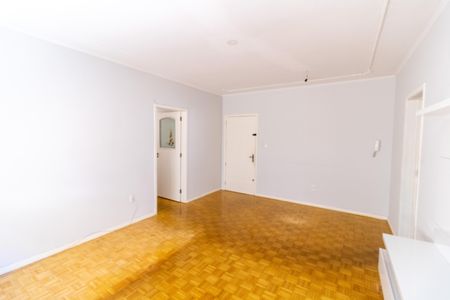 Apartamento à venda com 114m², 3 quartos e sem vaga Apartamento à venda com 114m², 3 quartos e sem vagaSala