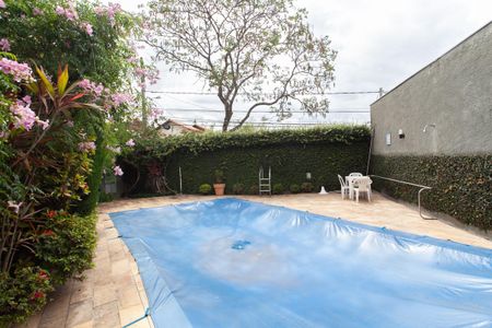 Apartamento à venda com 120m², 3 quartos e 2 vagas Apartamento à venda com 120m², 3 quartos e 2 vagasÁrea comum - Piscina