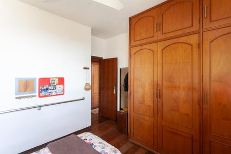 Apartamento à venda com 120m², 3 quartos e 2 vagas Apartamento à venda com 120m², 3 quartos e 2 vagasQuarto 1
