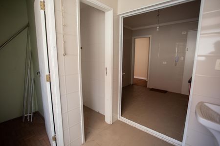 Apartamento à venda com 95m², 3 quartos e 2 vagas Apartamento à venda com 95m², 3 quartos e 2 vagasÁREA DE SERVIÇO