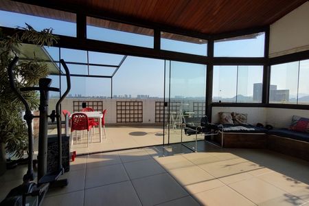 Apartamento à venda com 142m², 3 quartos e 2 vagas Apartamento à venda com 142m², 3 quartos e 2 vagasCobertura