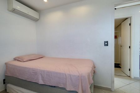 Apartamento à venda com 142m², 3 quartos e 2 vagas Apartamento à venda com 142m², 3 quartos e 2 vagasQuarto 1 - Armários