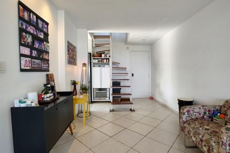 Apartamento à venda com 142m², 3 quartos e 2 vagas Apartamento à venda com 142m², 3 quartos e 2 vagasSala