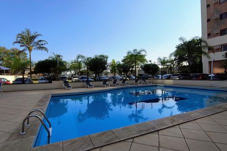 Apartamento à venda com 142m², 3 quartos e 2 vagas Apartamento à venda com 142m², 3 quartos e 2 vagasÁrea comum - Piscina