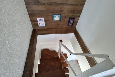 Apartamento à venda com 142m², 3 quartos e 2 vagas Apartamento à venda com 142m², 3 quartos e 2 vagasEscada