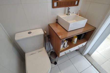 Apartamento à venda com 142m², 3 quartos e 2 vagas Apartamento à venda com 142m², 3 quartos e 2 vagasBanheiro Social 2