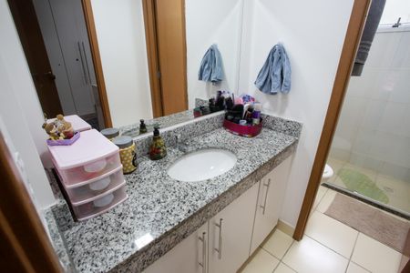 Apartamento à venda com 83m², 3 quartos e 1 vagaBanheiro Canadense