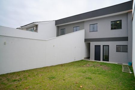 Casa à venda com 130m², 3 quartos e 2 vagas Casa à venda com 130m², 3 quartos e 2 vagasQuintal