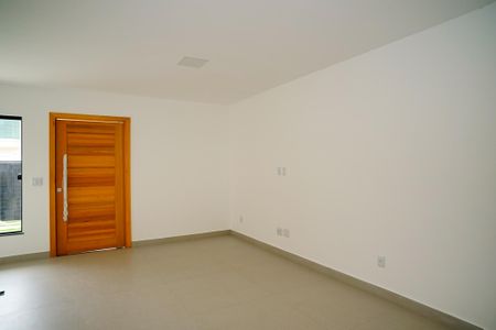 Sala de casa à venda com 3 quartos, 130m² em Piratininga, Niterói