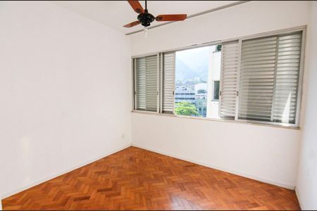 Apartamento à venda com 160m², 4 quartos e 1 vagaQuarto 2