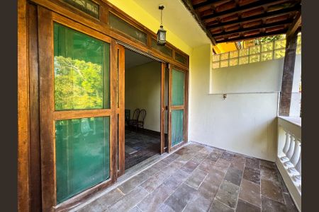 Casa de condomínio para alugar com 120m², 2 quartos e 2 vagas