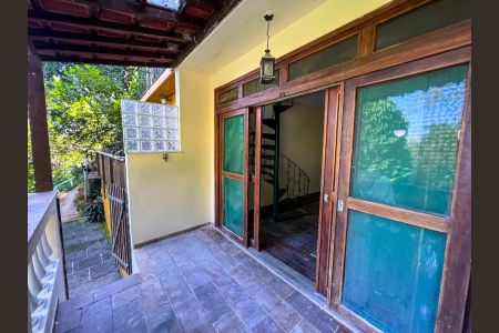 Casa de condomínio para alugar com 120m², 2 quartos e 2 vagas