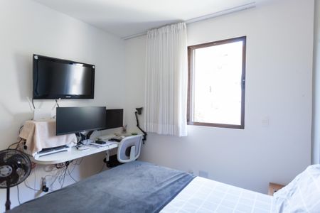 Apartamento à venda com 246m², 4 quartos e 3 vagasquarto 2