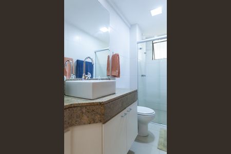 Apartamento à venda com 246m², 4 quartos e 3 vagasBanheiro Social