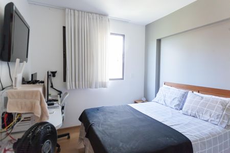 Apartamento à venda com 246m², 4 quartos e 3 vagasquarto 2