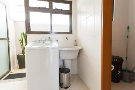 Apartamento à venda com 246m², 4 quartos e 3 vagasÁrea de Serviço