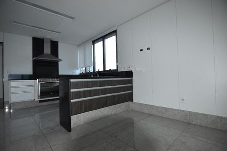 Apartamento à venda com 278m², 4 quartos e 4 vagas