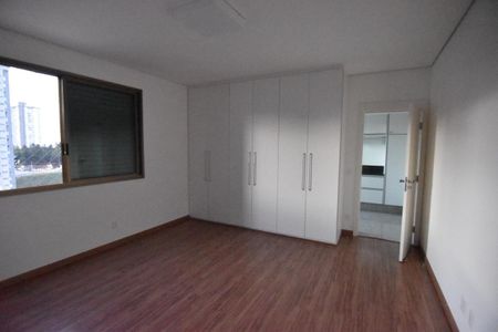 Apartamento à venda com 278m², 4 quartos e 4 vagas