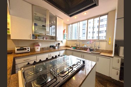 Apartamento à venda com 315m², 4 quartos e 3 vagasFoto 36