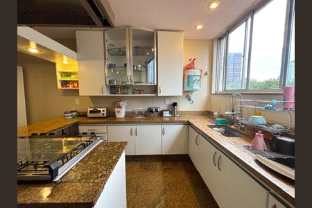 Apartamento à venda com 315m², 4 quartos e 3 vagasFoto 37