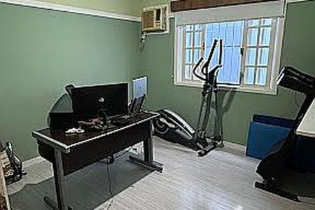 Casa à venda com 173m², 4 quartos e 4 vagas