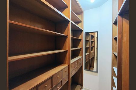 Apartamento à venda com 232m², 3 quartos e 3 vagas