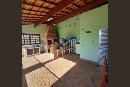 Casa à venda com 2 quartos, 211m² em Vila Helena, Jundiaí