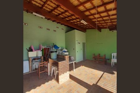 Casa à venda com 2 quartos, 211m² em Vila Helena, Jundiaí