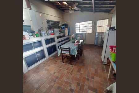 Casa à venda com 2 quartos, 211m² em Vila Helena, Jundiaí