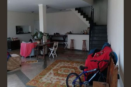 Casa à venda com 4 quartos, 500m² em Jardim da Serra, Jundiaí