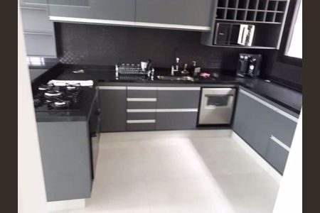 Casa à venda com 3 quartos, 300m² em Vale Azul, Jundiaí