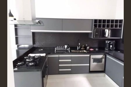 Casa à venda com 3 quartos, 300m² em Vale Azul, Jundiaí