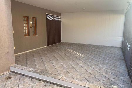 Casa à venda com 210m², 3 quartos e 2 vagas