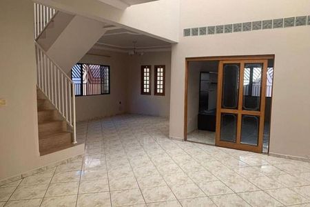 Casa à venda com 210m², 3 quartos e 2 vagas