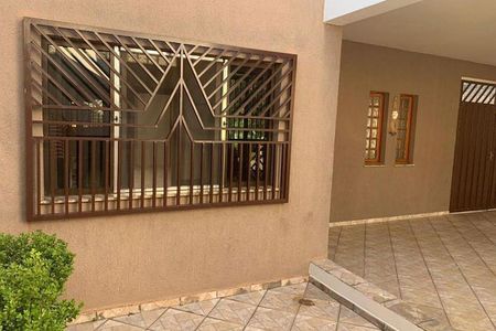 Casa à venda com 210m², 3 quartos e 2 vagas