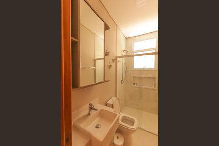 Casa à venda com 404m², 4 quartos e 6 vagasBanheiro da Suíte 4