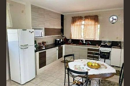 Casa à venda com 4 quartos, 222m² em Jardim Pacaembu, Jundiaí