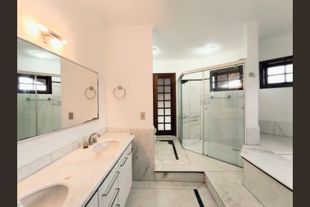 Casa à venda com 433m², 3 quartos e 8 vagasBanheiro Suíte