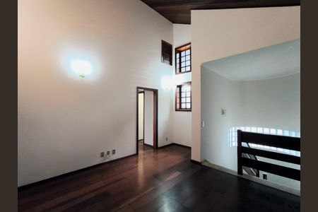 Casa à venda com 433m², 3 quartos e 8 vagasSala 2