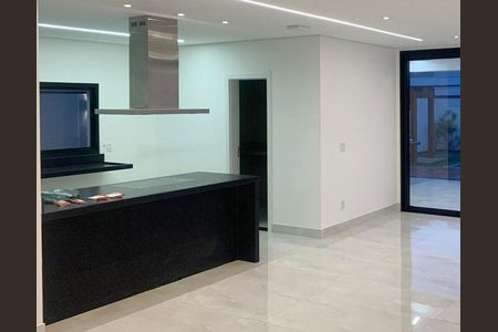 Casa à venda com 3 quartos, 279m² em Jardim Samambaia, Jundiaí